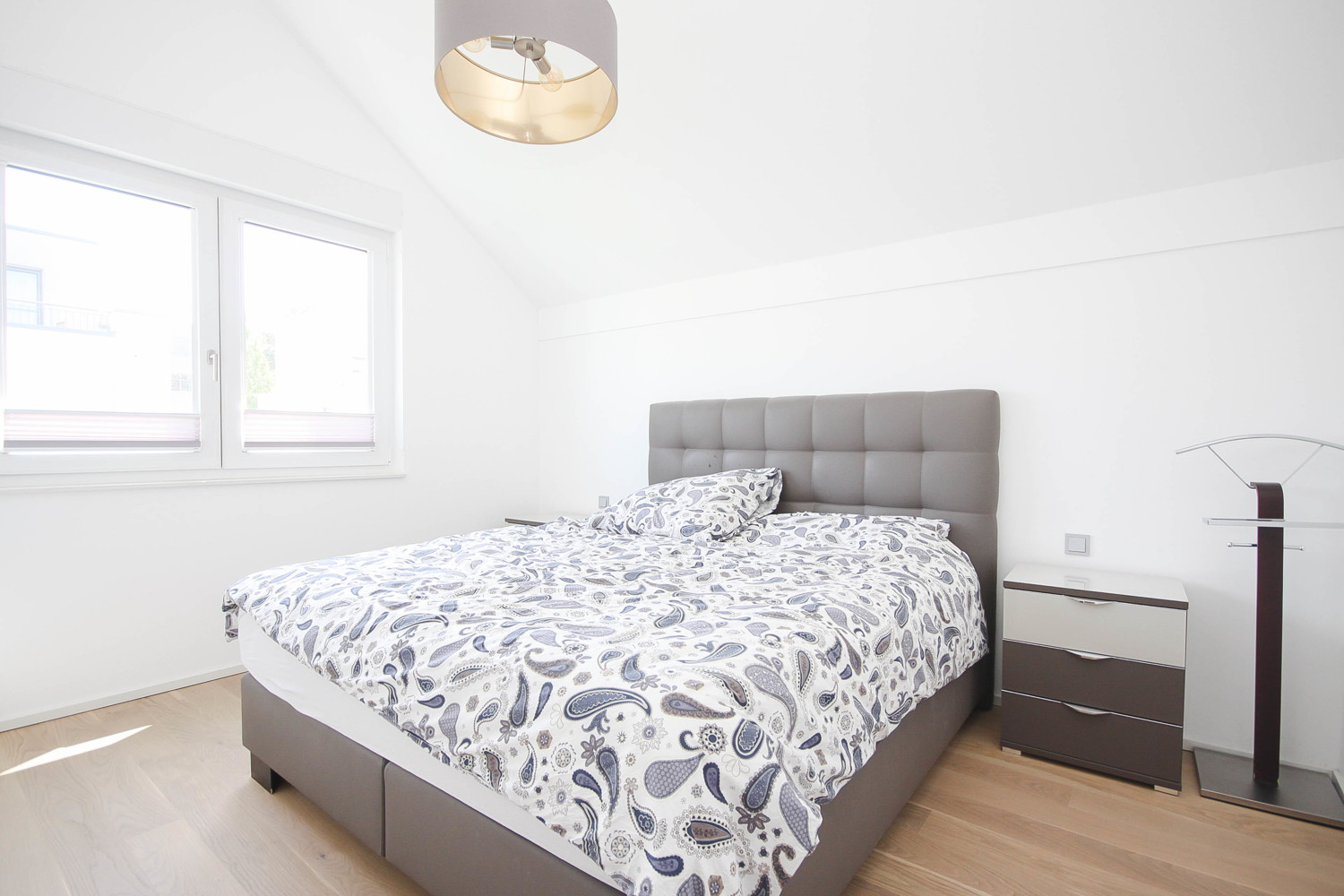 Schlafzimmer 1