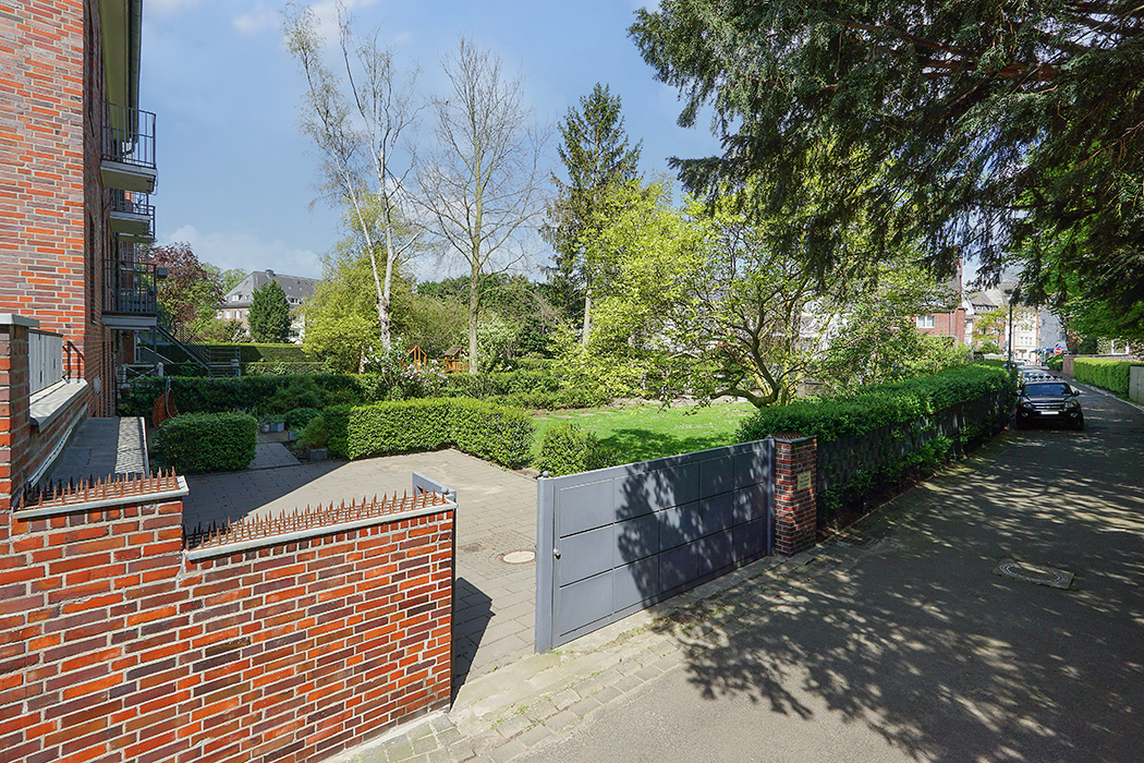 Stellplatz im Hof mit eigener Zufahrt