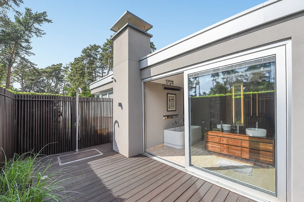 ... mit Außendusche