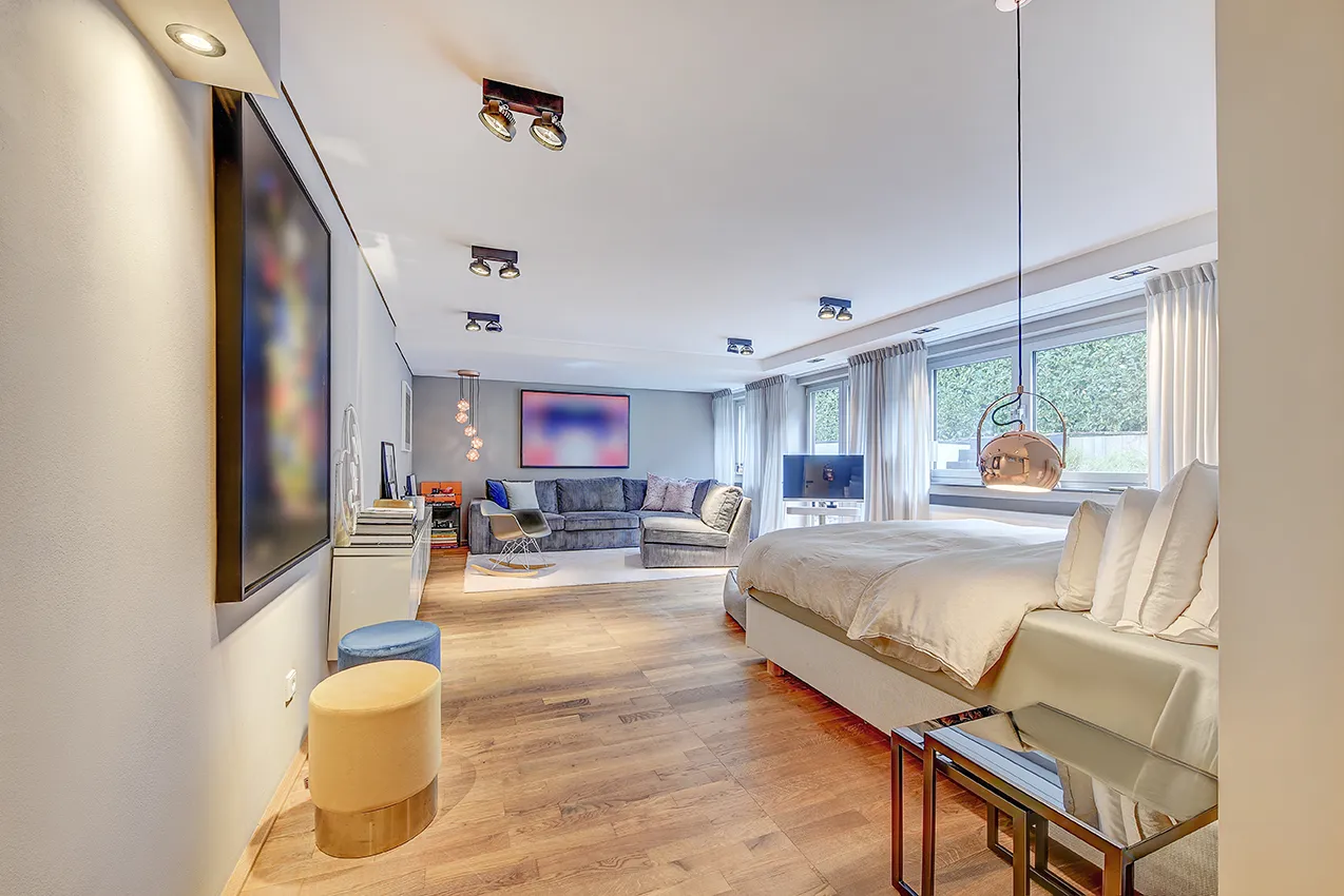 Wohn- / Schlafraum im Untergeschoss