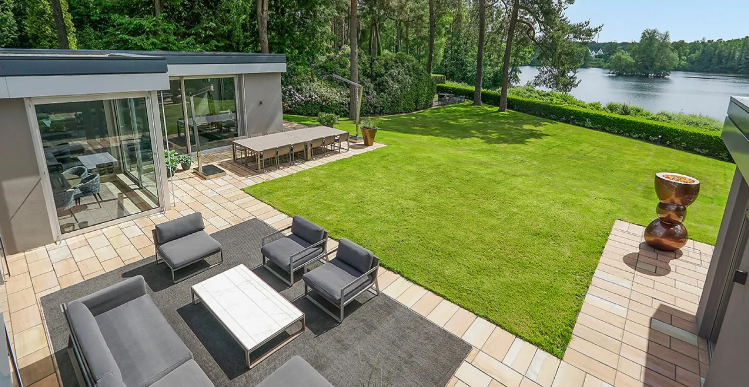 Exklusiver Designer Luxus Bungalow mit High-End-Ausstattung auf einzigartigem Seegrundstück