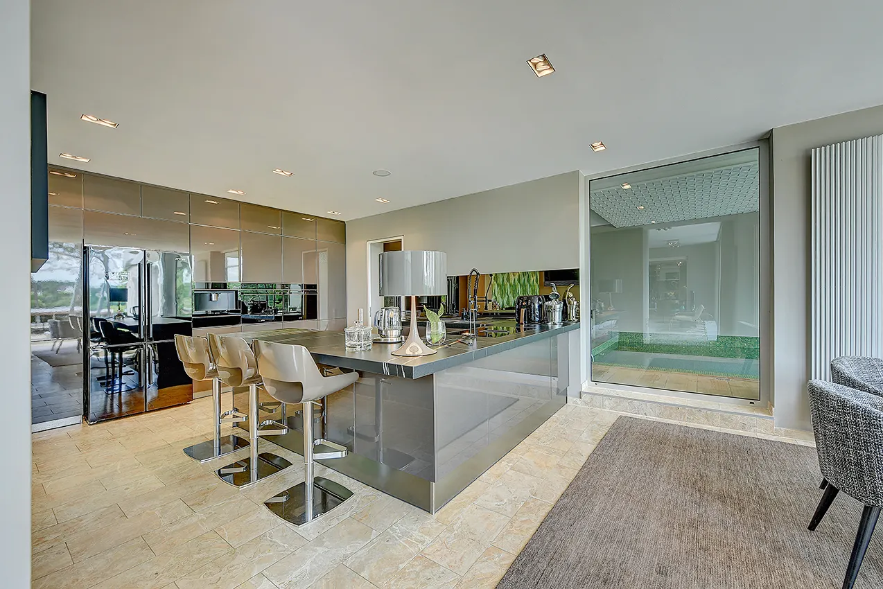 Küche mit Essbereich