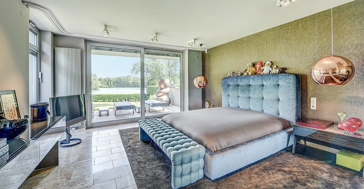 Master Bedroom im Erdgeschoss