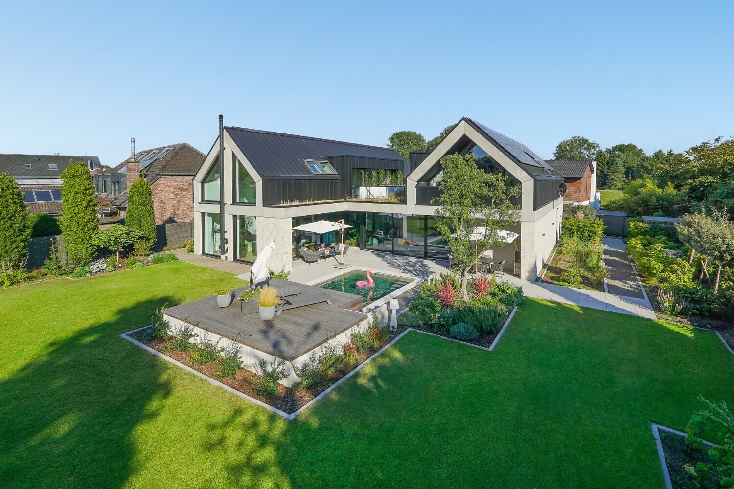 Haus und Pool