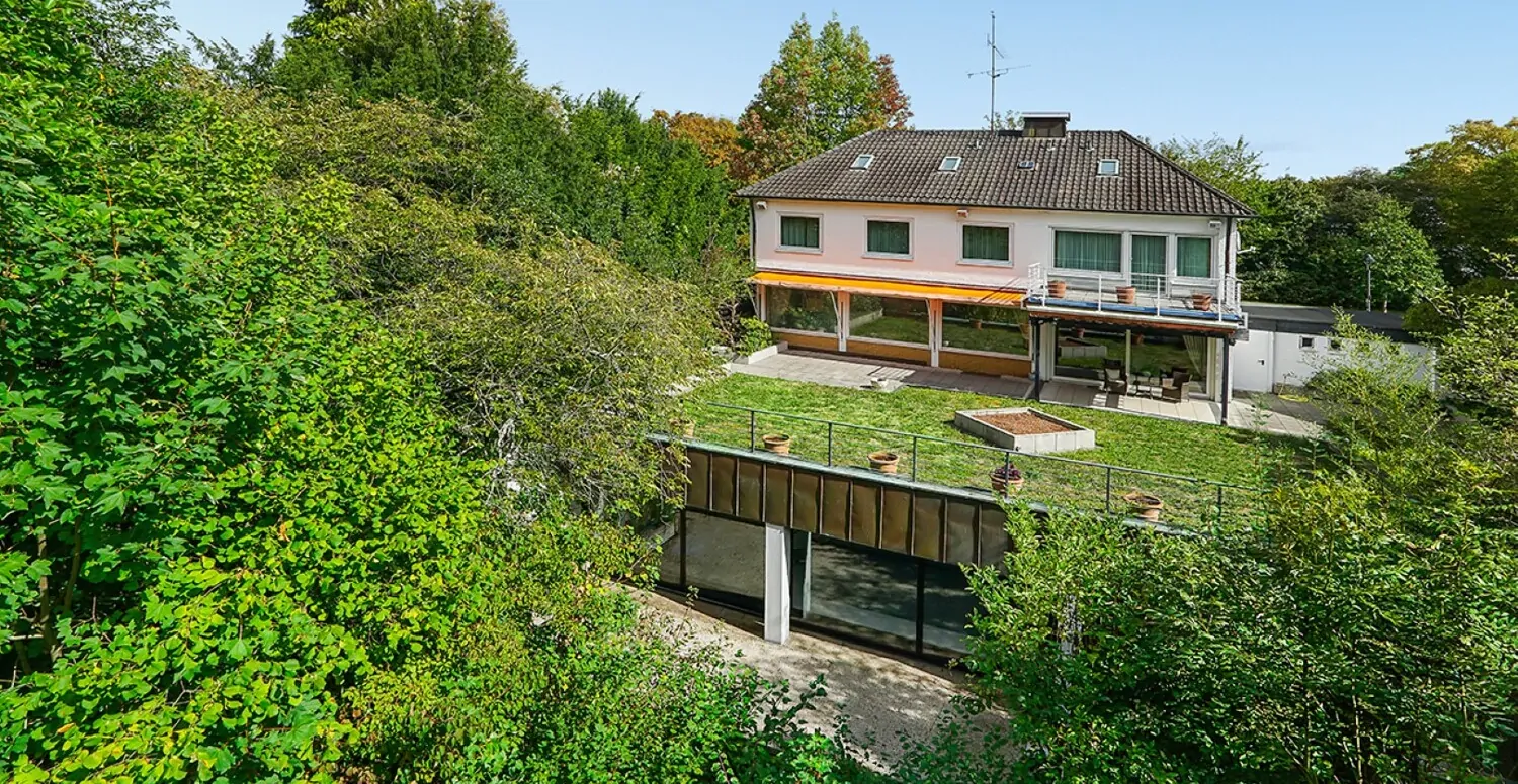 Die Hausansicht vom Garten