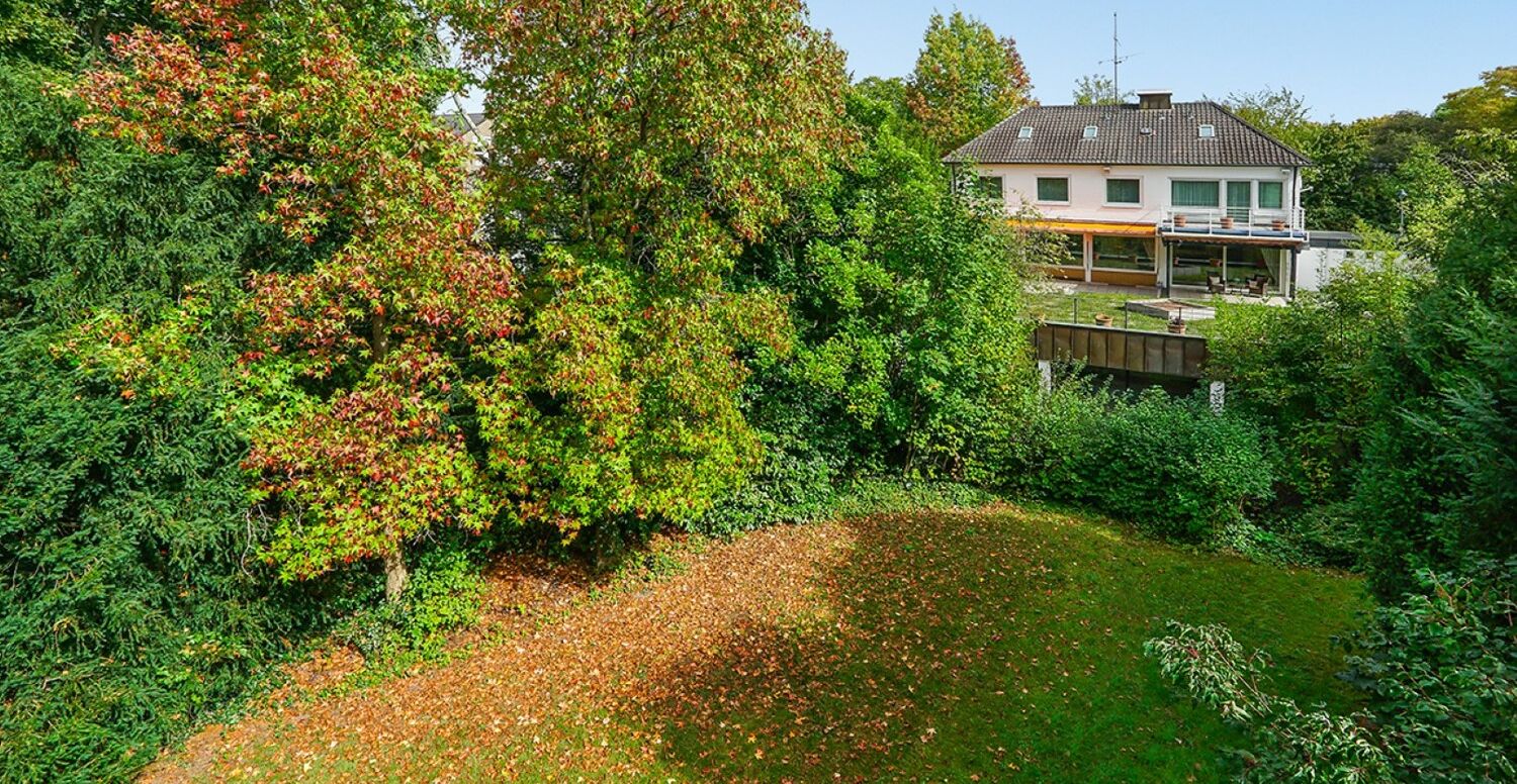 Das sonnige Gartengrundstück