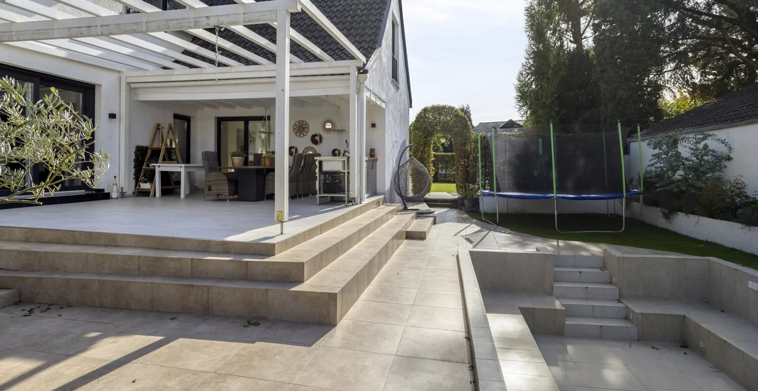 Terrasse mit Aussenküche