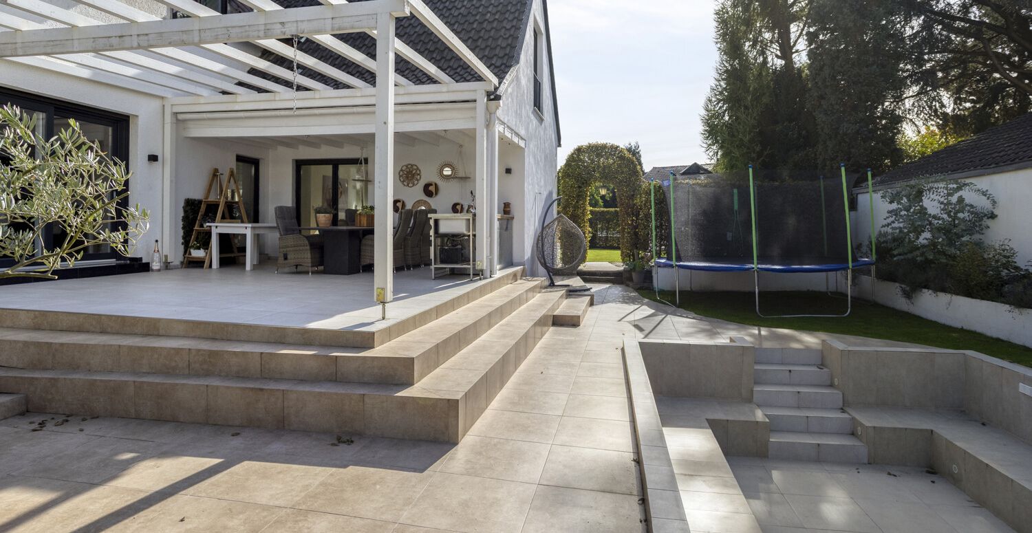 Terrasse mit Aussenküche