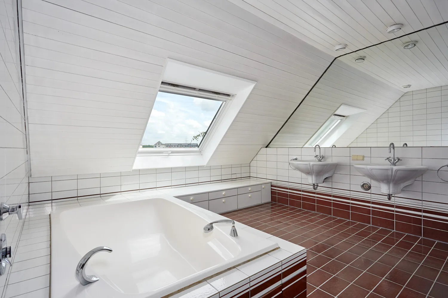 Badezimmer 1 von 2