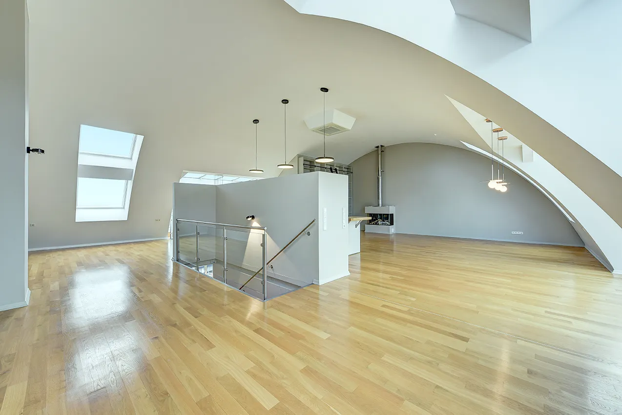 Lichtdurchflutetes Penthouse mit Loftcharakter und Balkonen