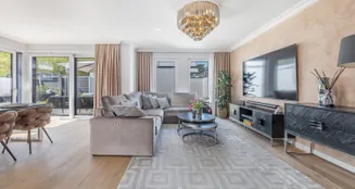 von_poll_real_estate_property_25013072N_image_3