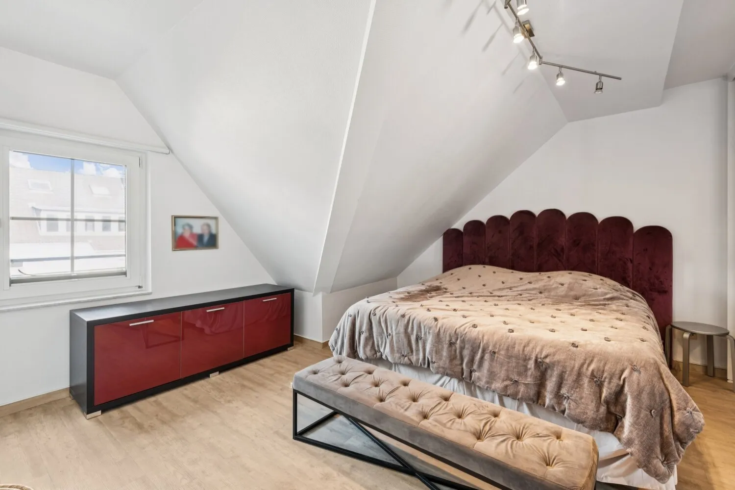 Das Schlafzimmer unten
