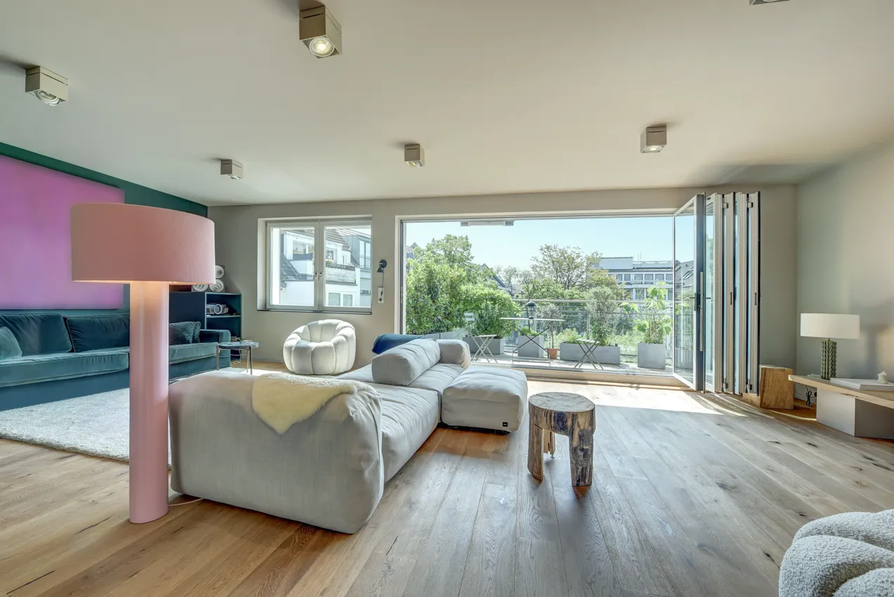 Wohnzimmer mit Terrassenblick