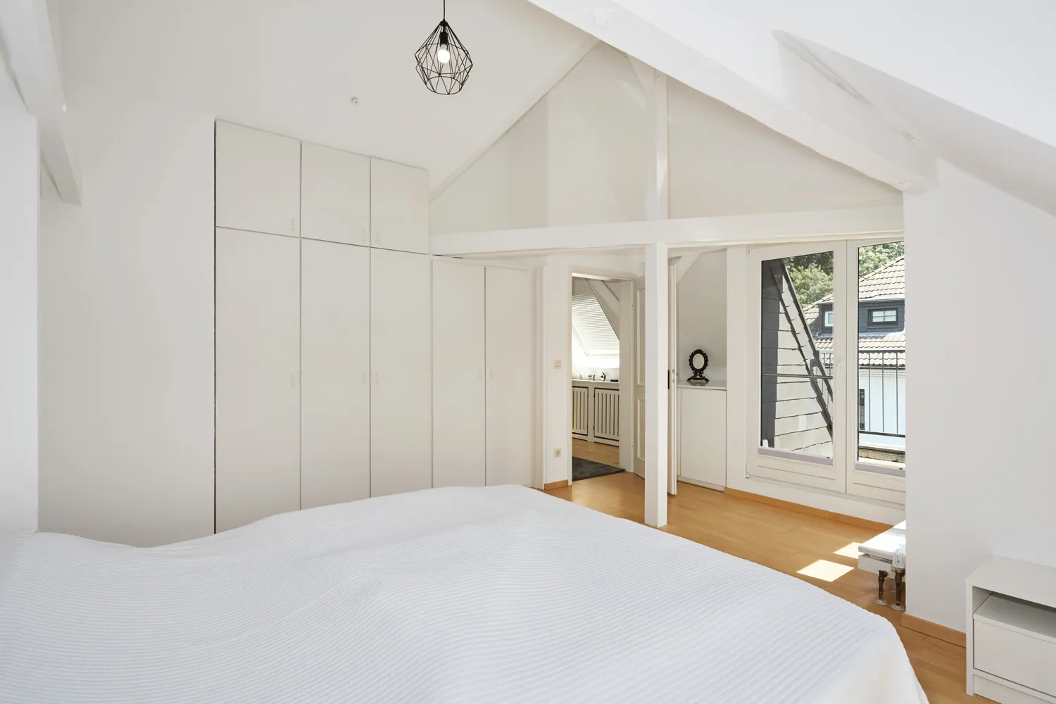 Schlafzimmer und Balkon