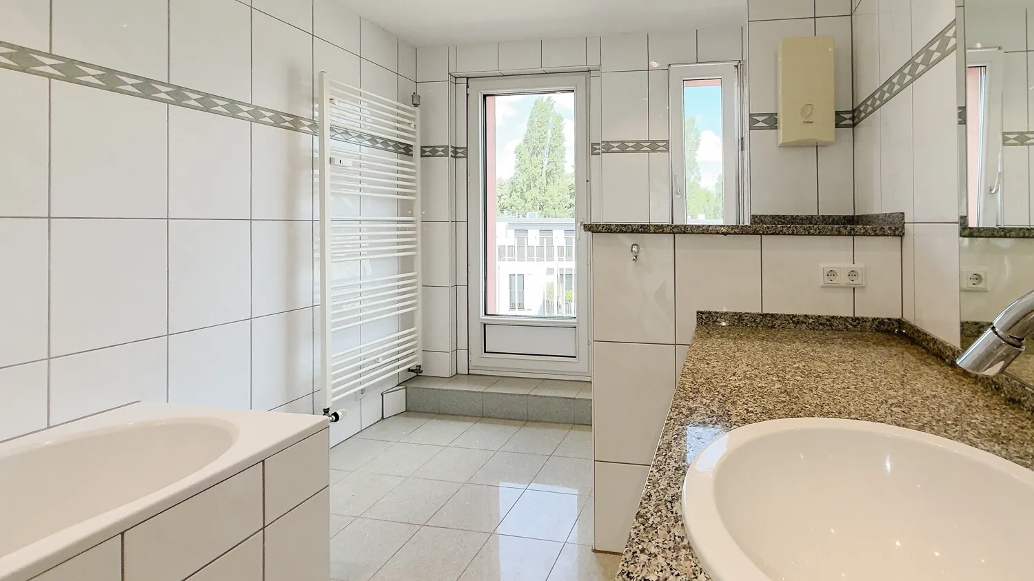 Großzügige Etagenwohnung in Stadtnähe und lichtdurchfluteten Räumen - Photo 5