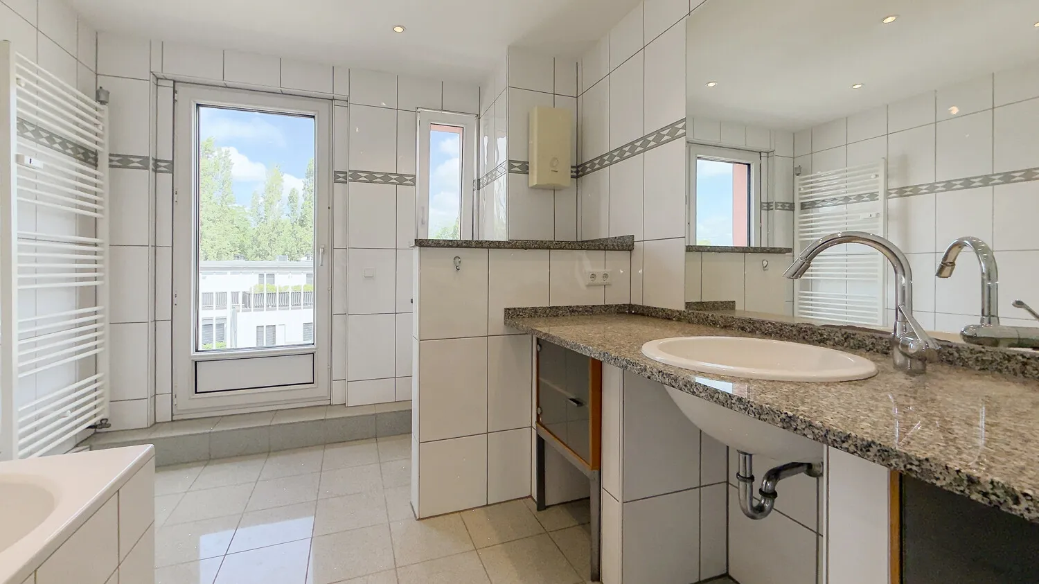 Großzügige Etagenwohnung in Stadtnähe und lichtdurchfluteten Räumen - Photo 4