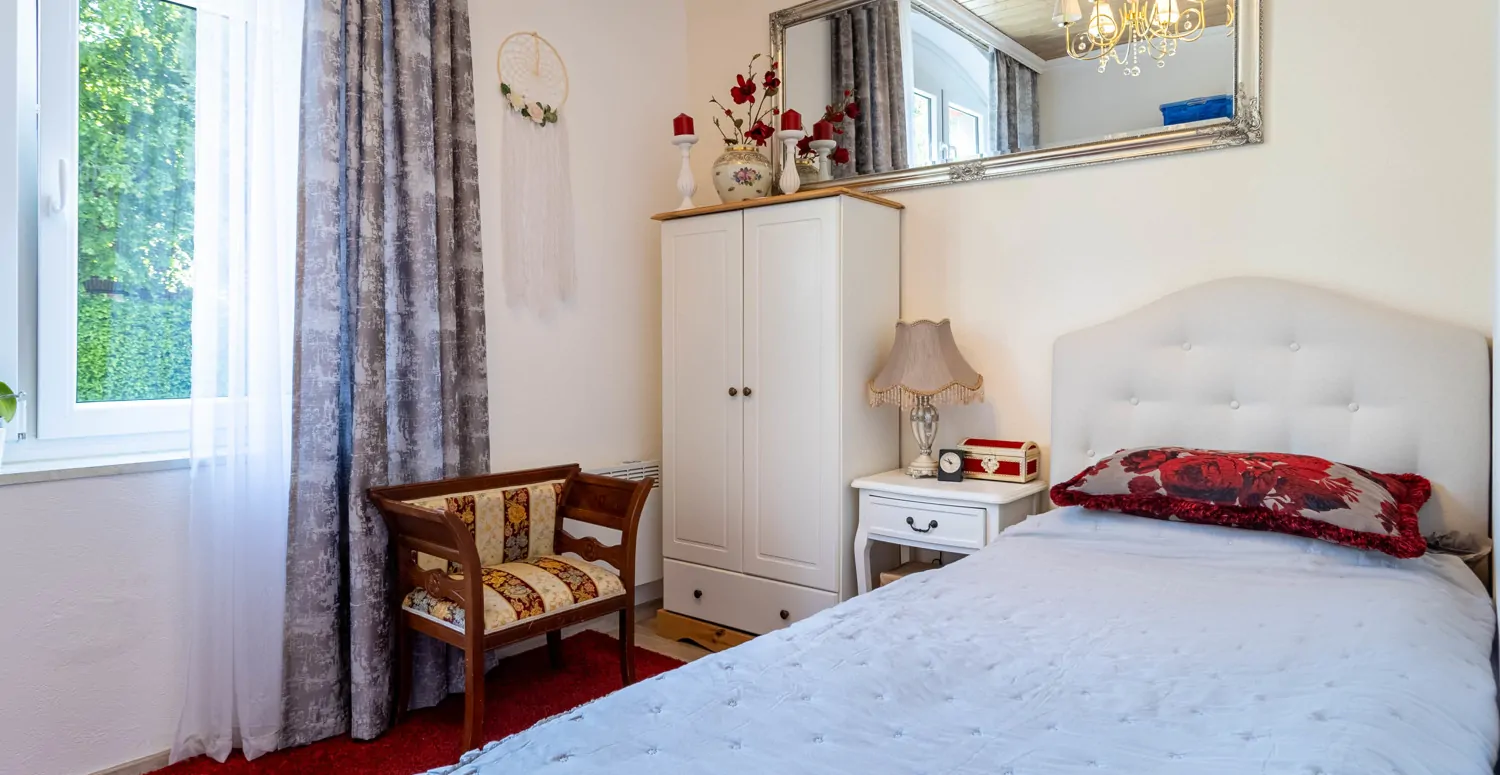 Schlafzimmer Ansicht 1