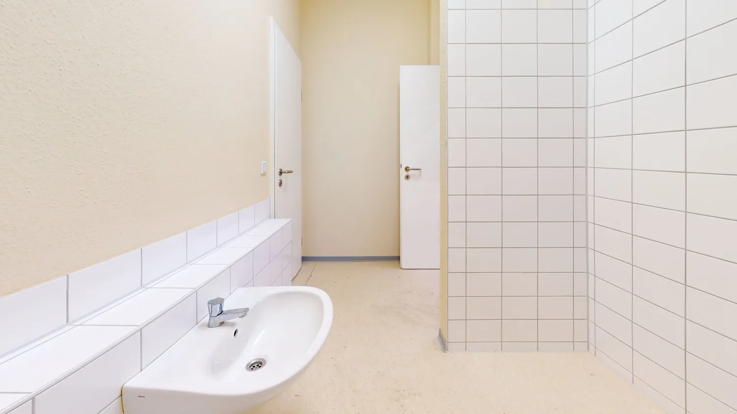 Badezimmer Ansicht I