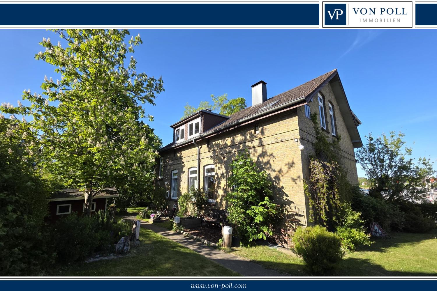Einfamilienhaus mit drei Wohneinheiten, Schlei-Blick und großem Grundstück.