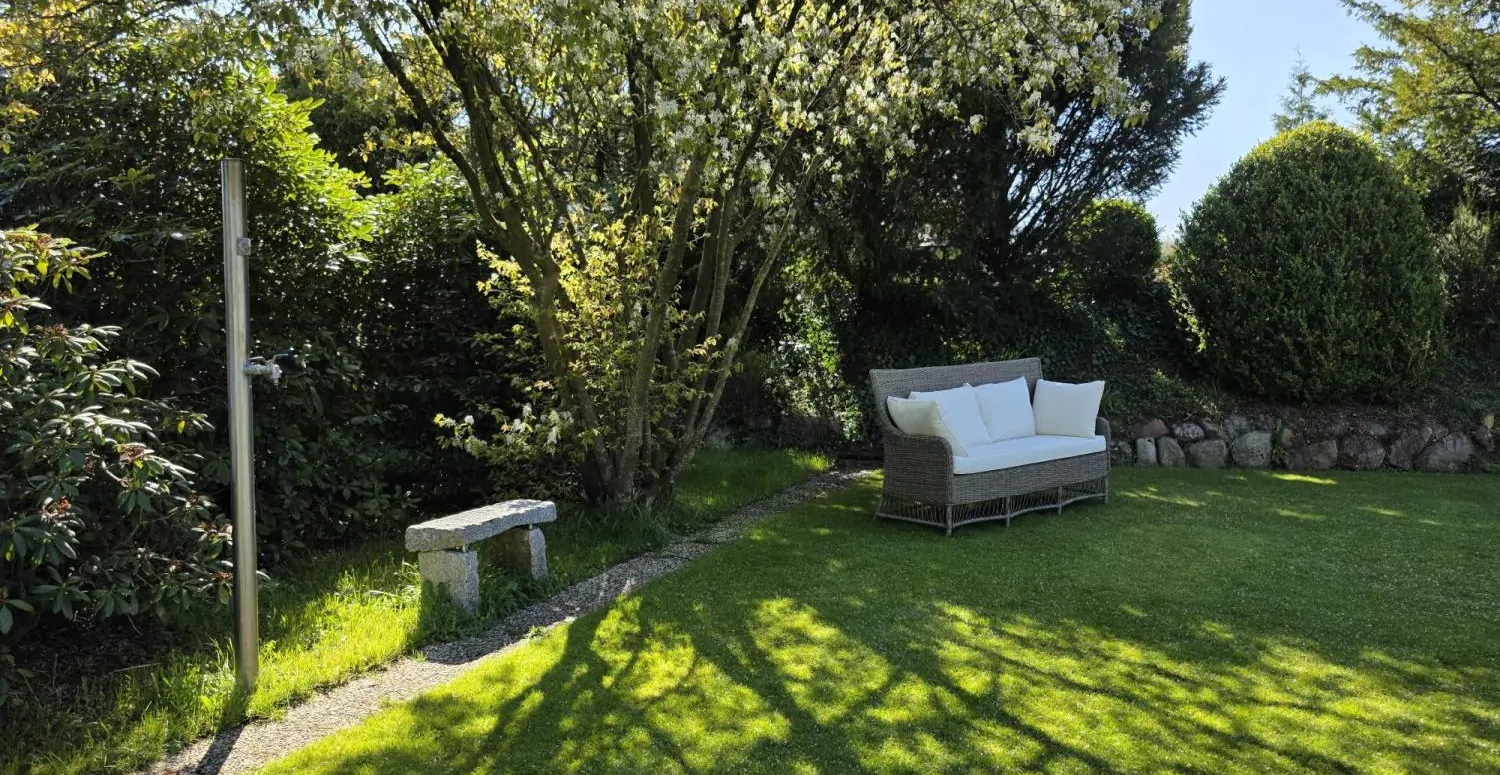 links die Outdoordusche