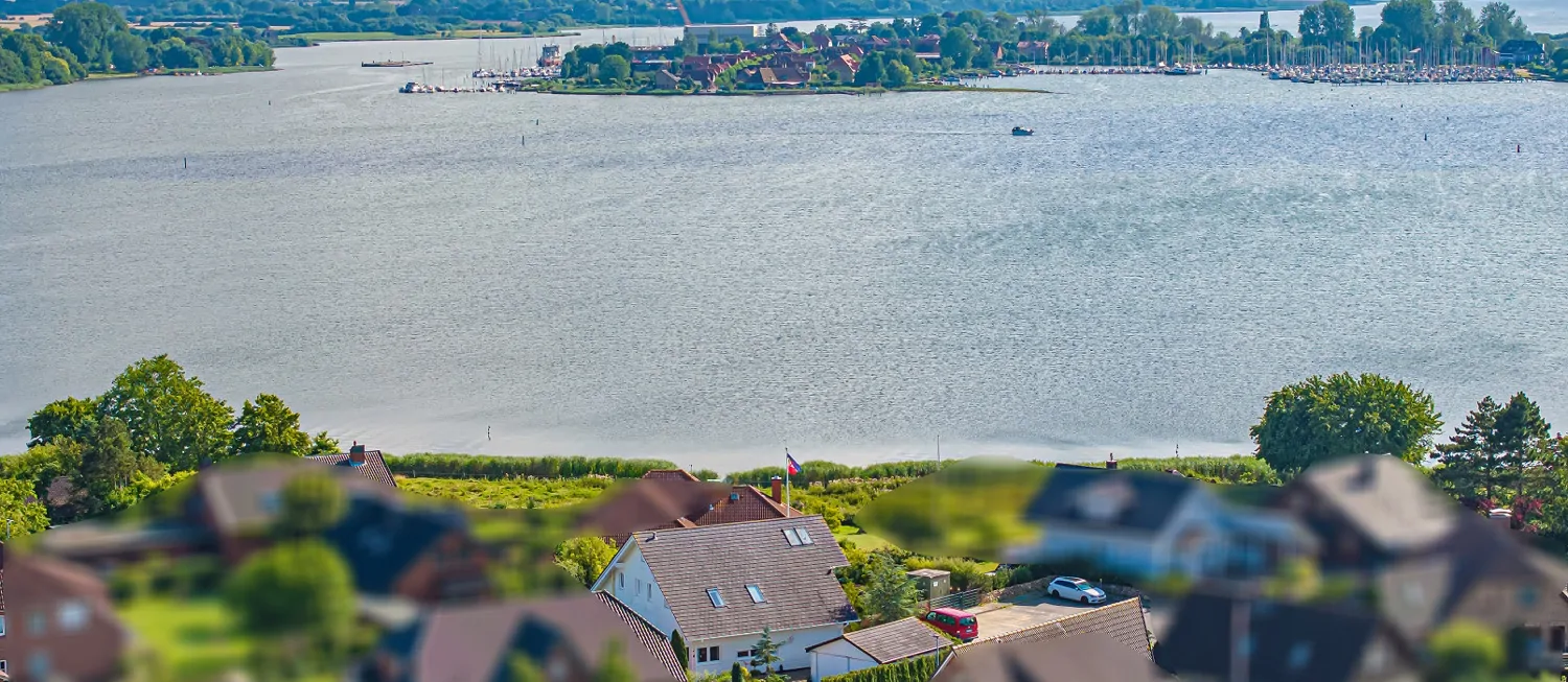 Exklusives Einfamilienhaus mit herrlichem Schleiblick in ruhiger Sackgassenlage