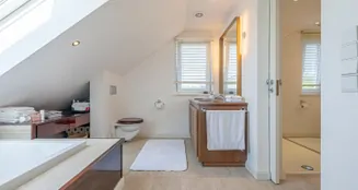 von_poll_real_estate_property_25173015_image_16