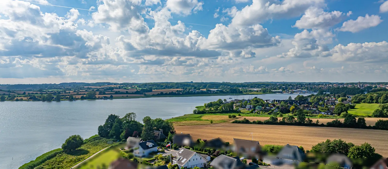 Exklusives Einfamilienhaus mit herrlichem Schleiblick in ruhiger Sackgassenlage