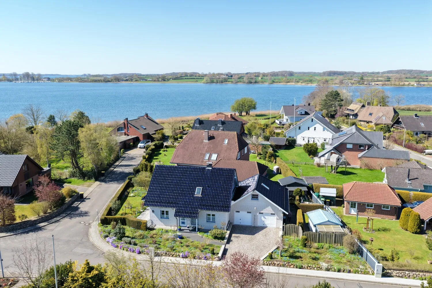 Luftaufnahme mit Blick auf die Wasserlage