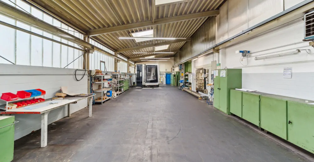 Werkhalle Einzelstück Bearbeitung