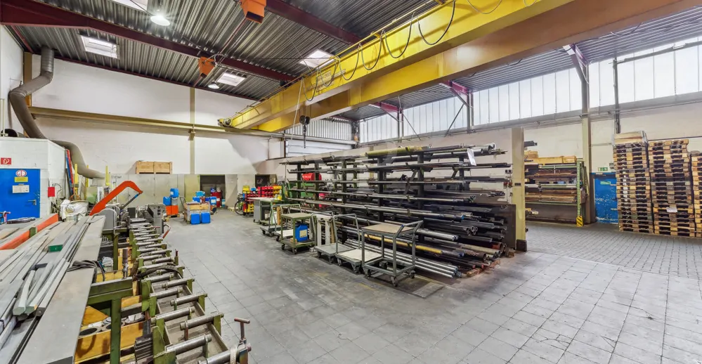 Halle Anbau 1985  - Lackieren und Spritzen