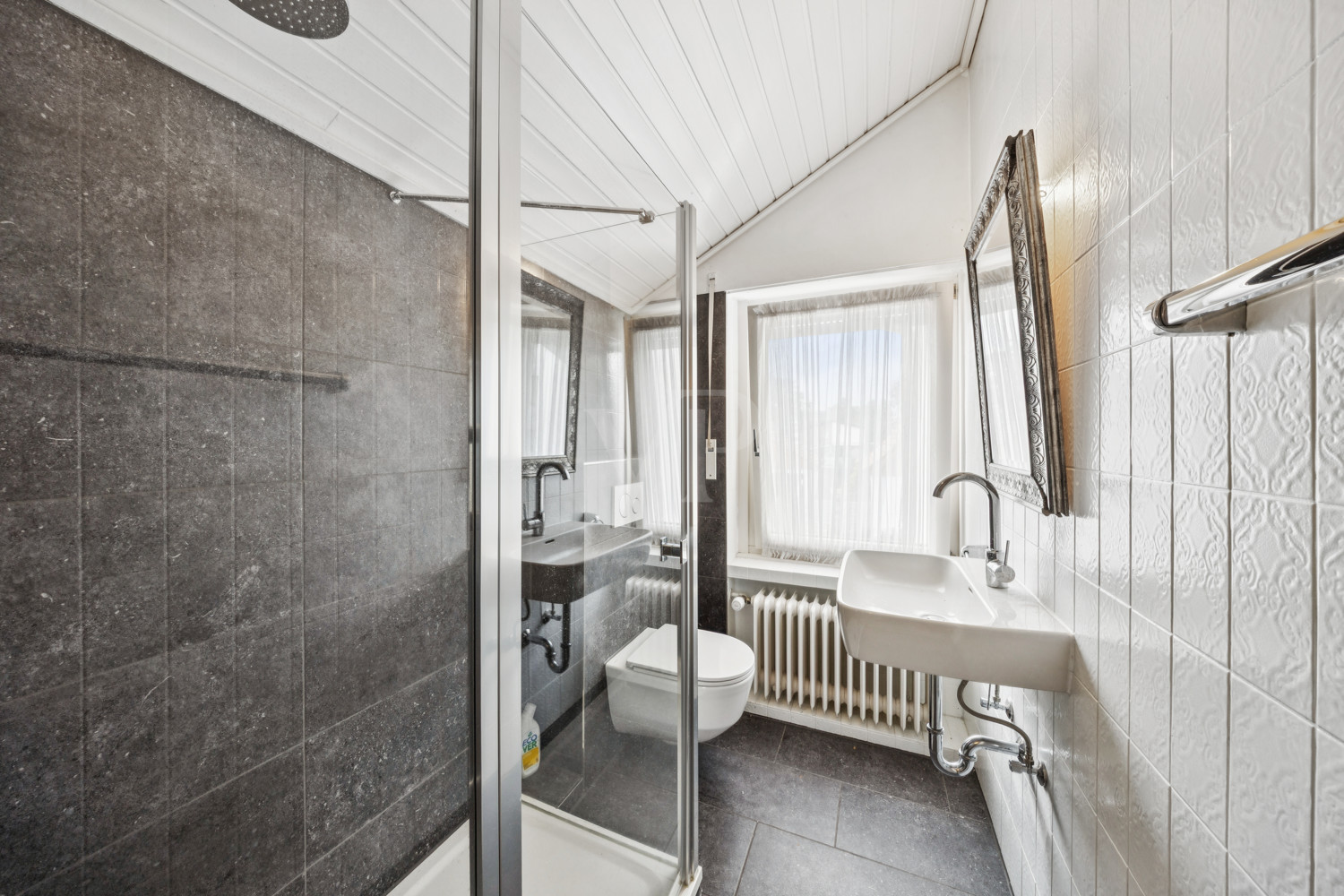 Badezimmer I OG