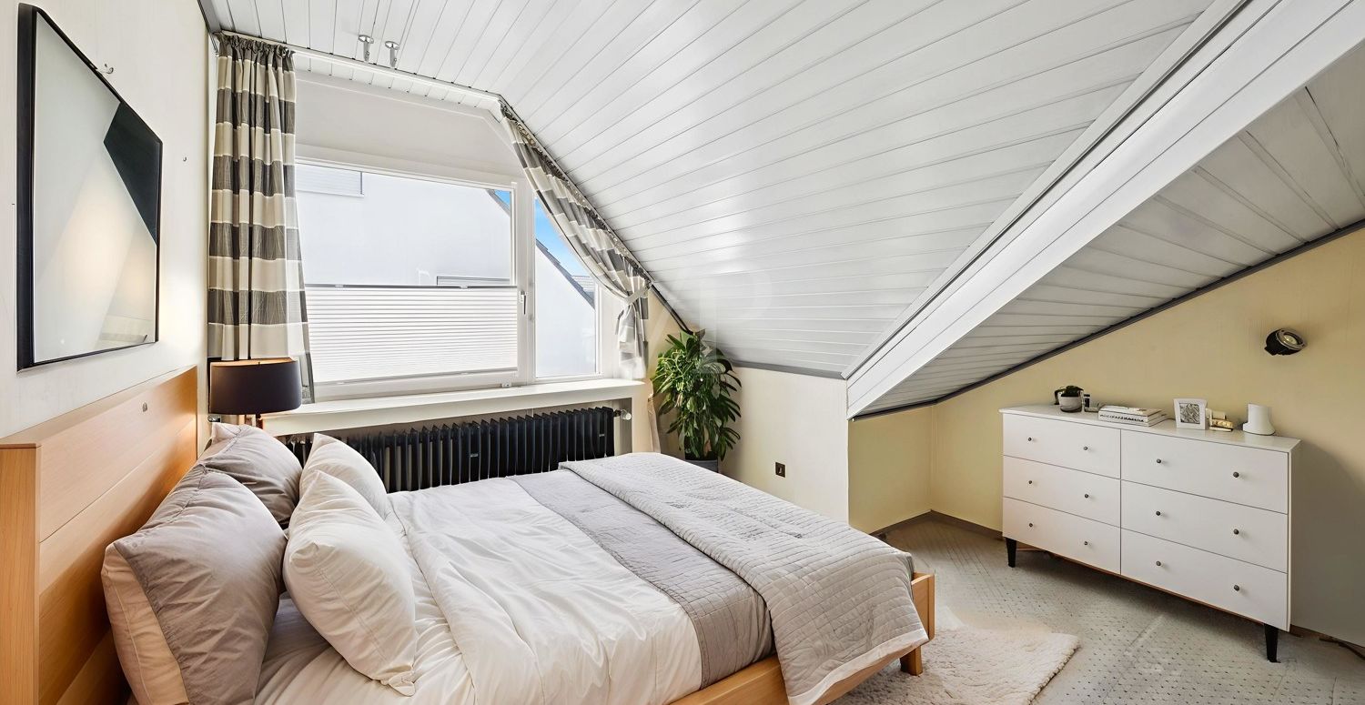 Schlafzimmer II OG KI-Homestaging