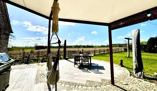 Blick von der Terrasse in die Natur