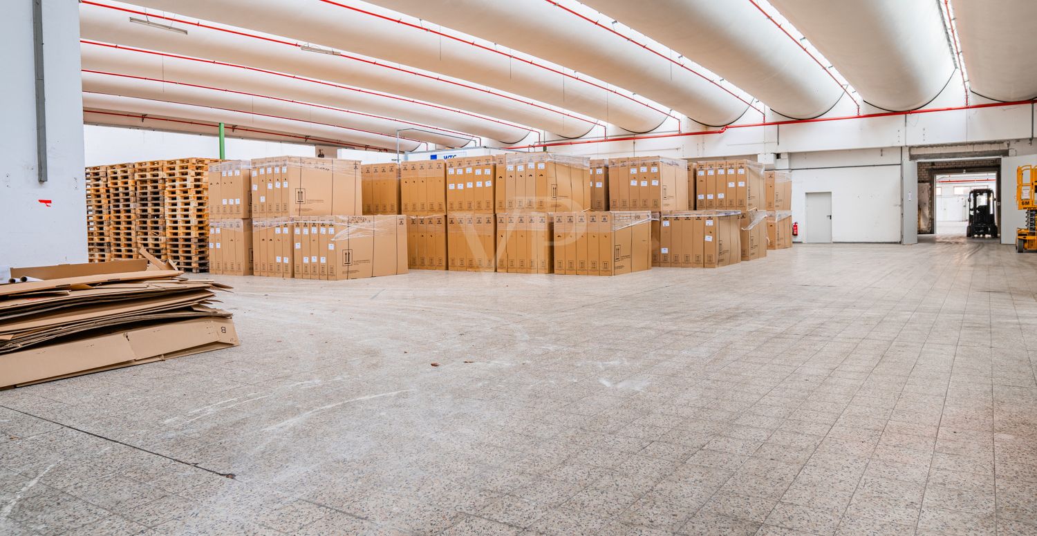 Lagerhalle 17 vorne