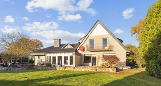 von_poll_real_estate_property_25159017_image_0