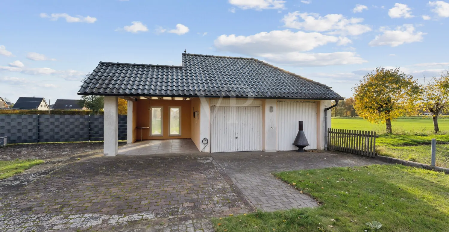 Garagen mit überdachtem Freisitz