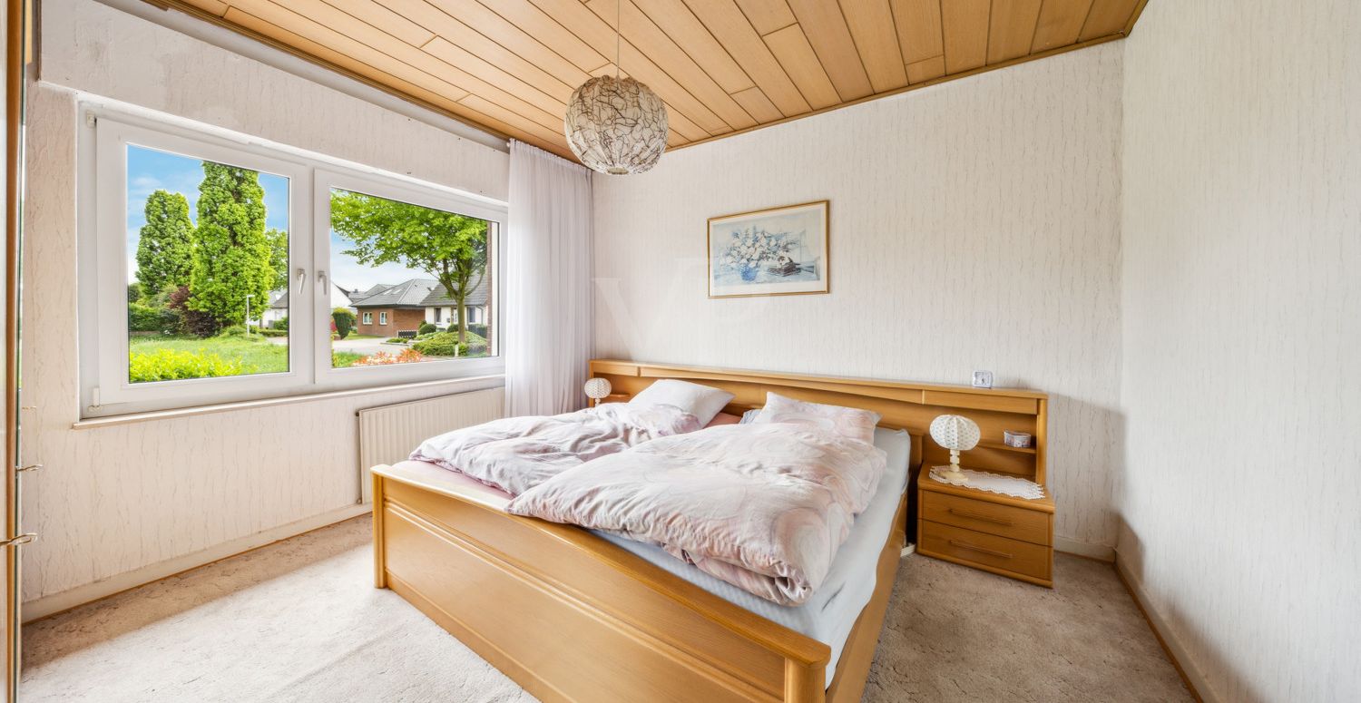 Schlafzimmer I EG