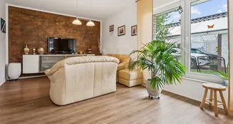 von_poll_real_estate_property_25159012_image_12