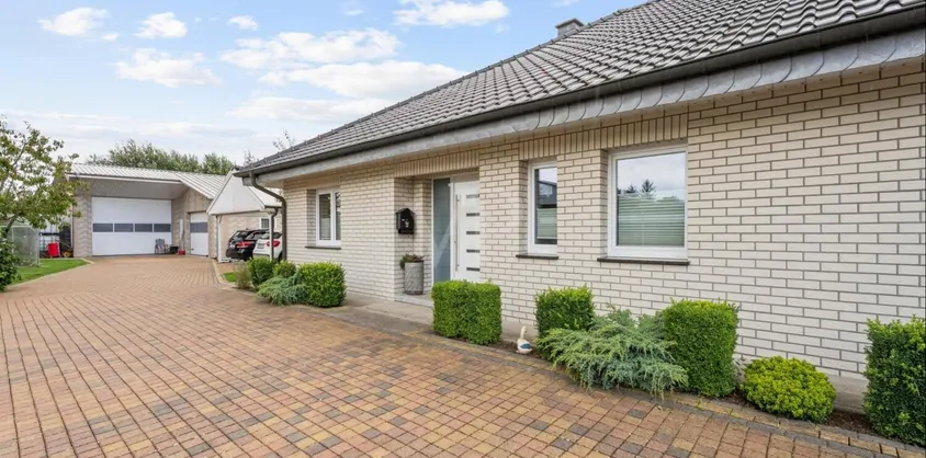 von Poll Immobilien GmbH