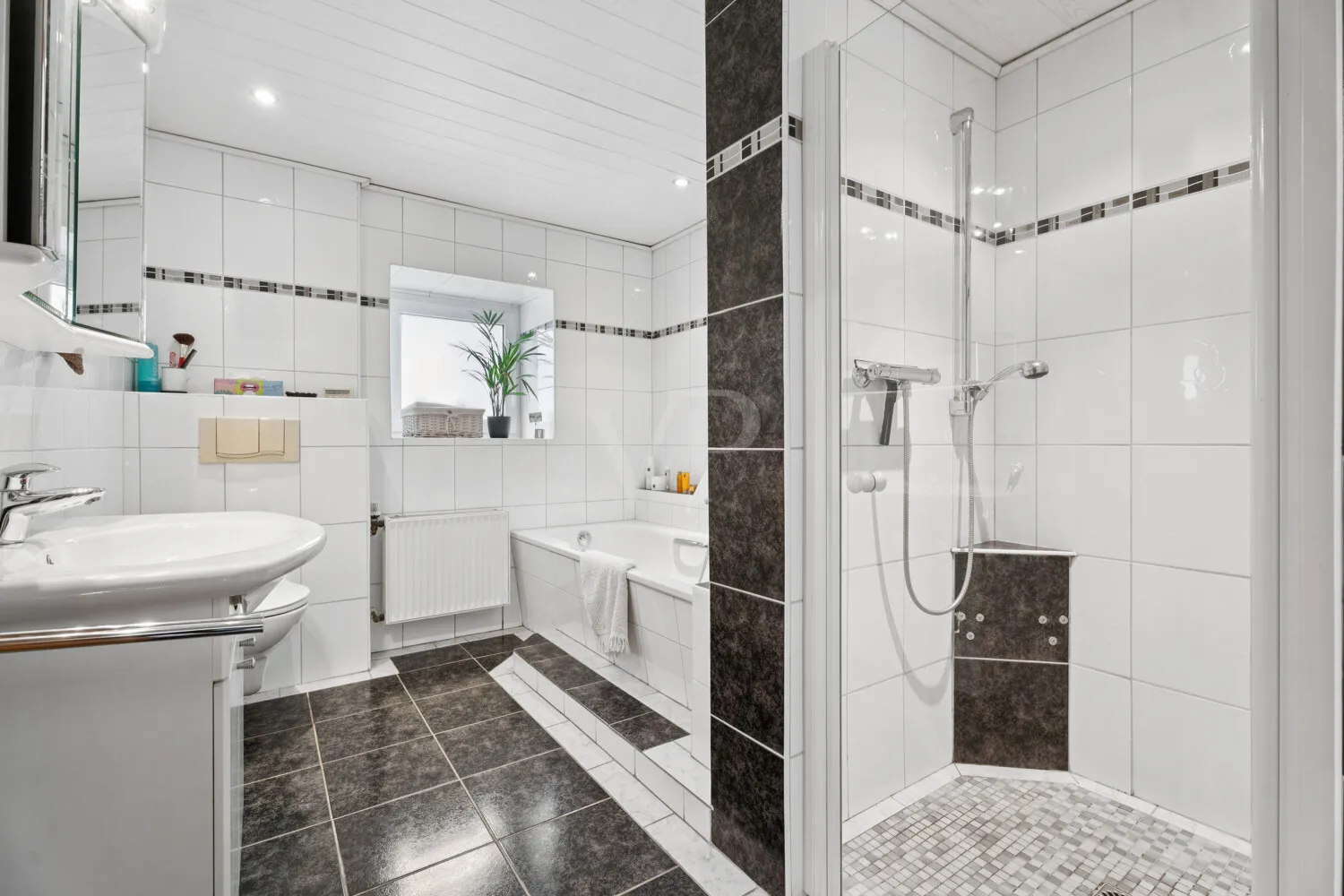 Badezimmer EG WE I