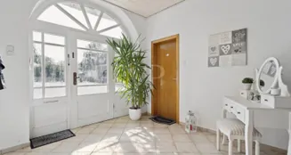 von_poll_real_estate_property_25159016_image_16