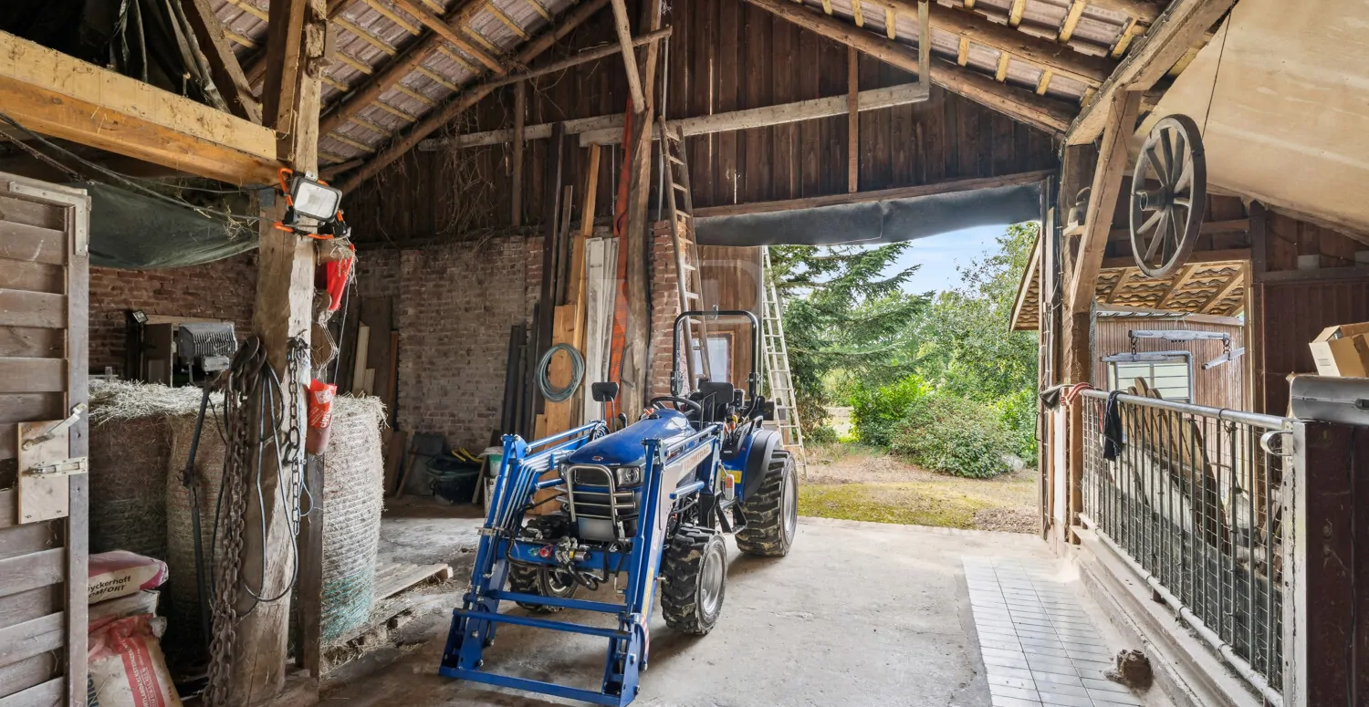Heuscheune hinter Carport I
