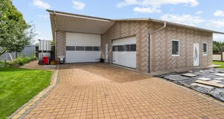 von_poll_real_estate_property_25159012_1_image_8