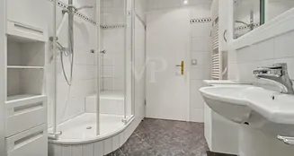 von_poll_real_estate_property_25150031_image_7