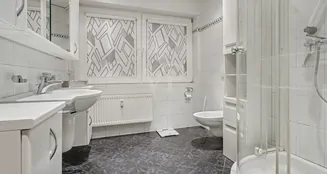 von_poll_real_estate_property_25150031_image_8