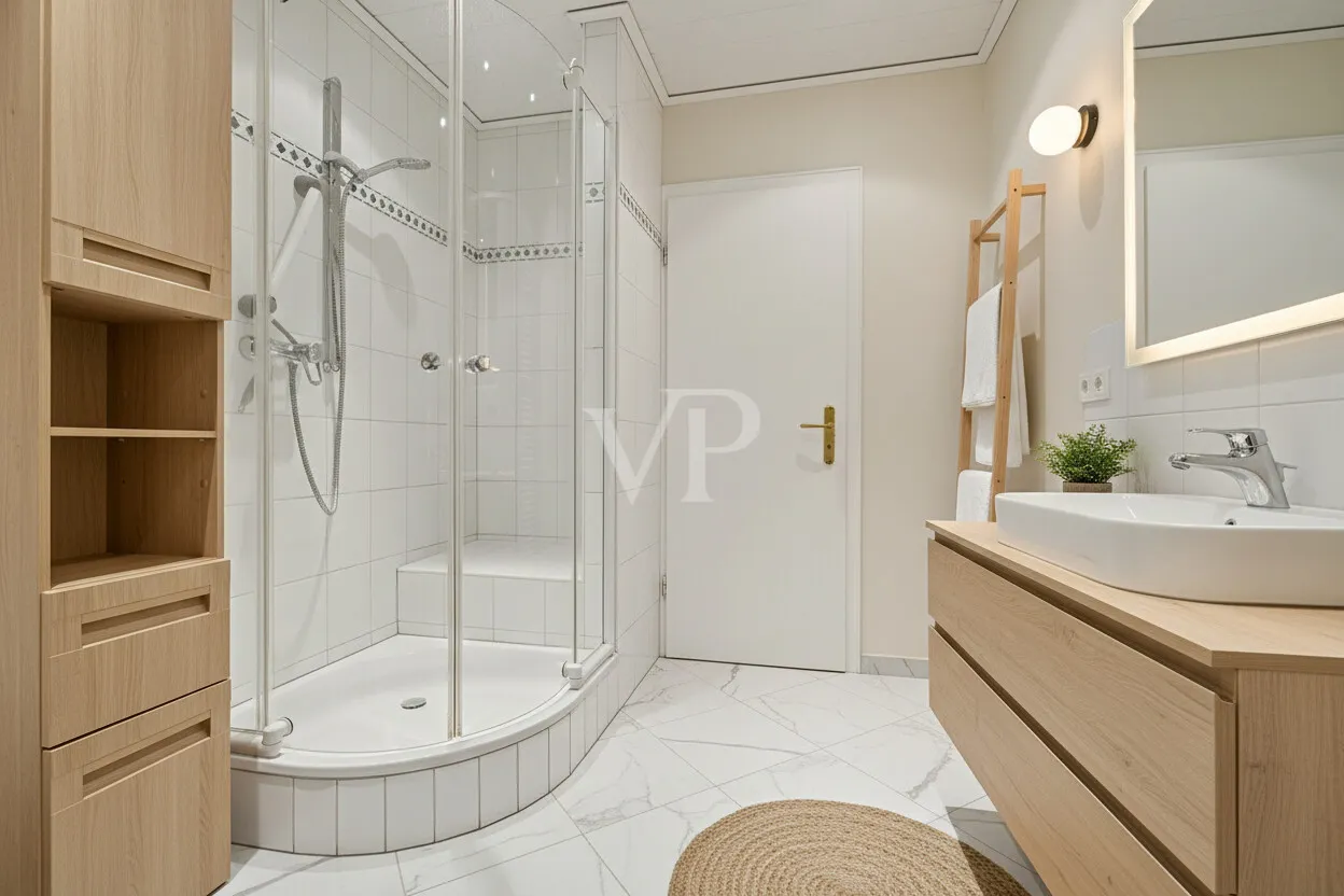 Homestaging EG Familienbad mit Dusche, WC  und HWB