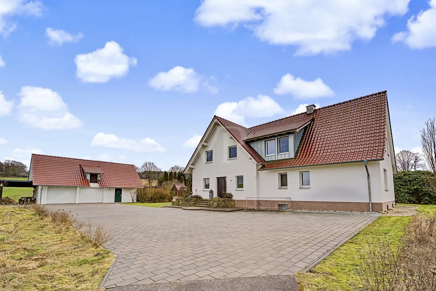 Modern, offen, wohnlich – Ihr perfektes Einfamilienhaus mit Einliegerwohnung & vielen Möglichkeiten!