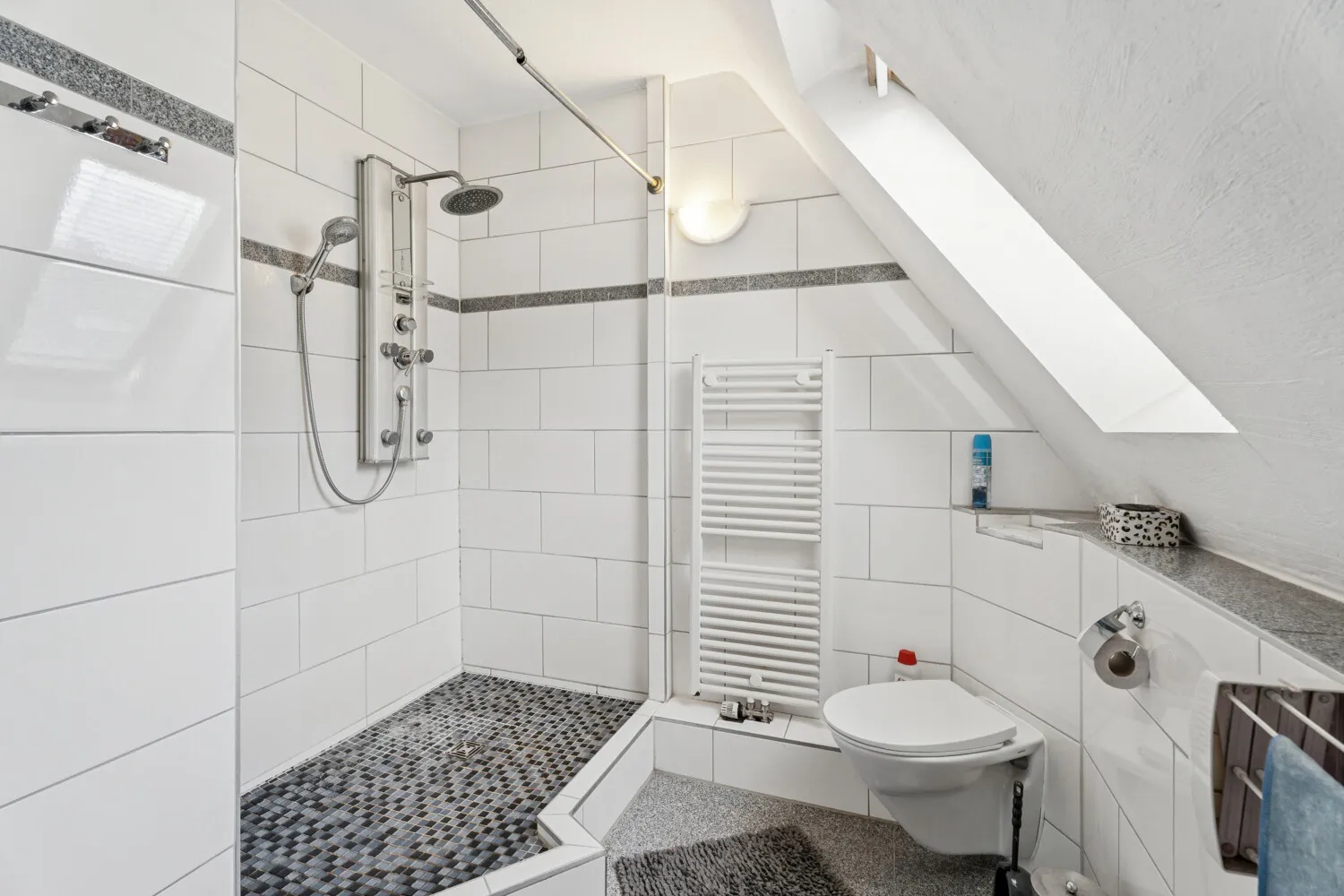 Badezimmer DG