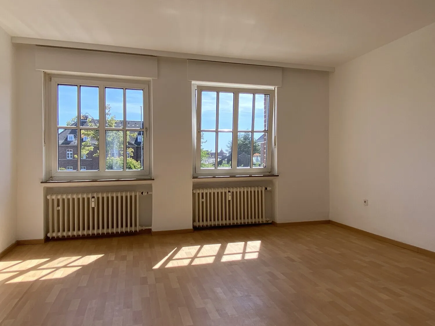 Schlafzimmer l