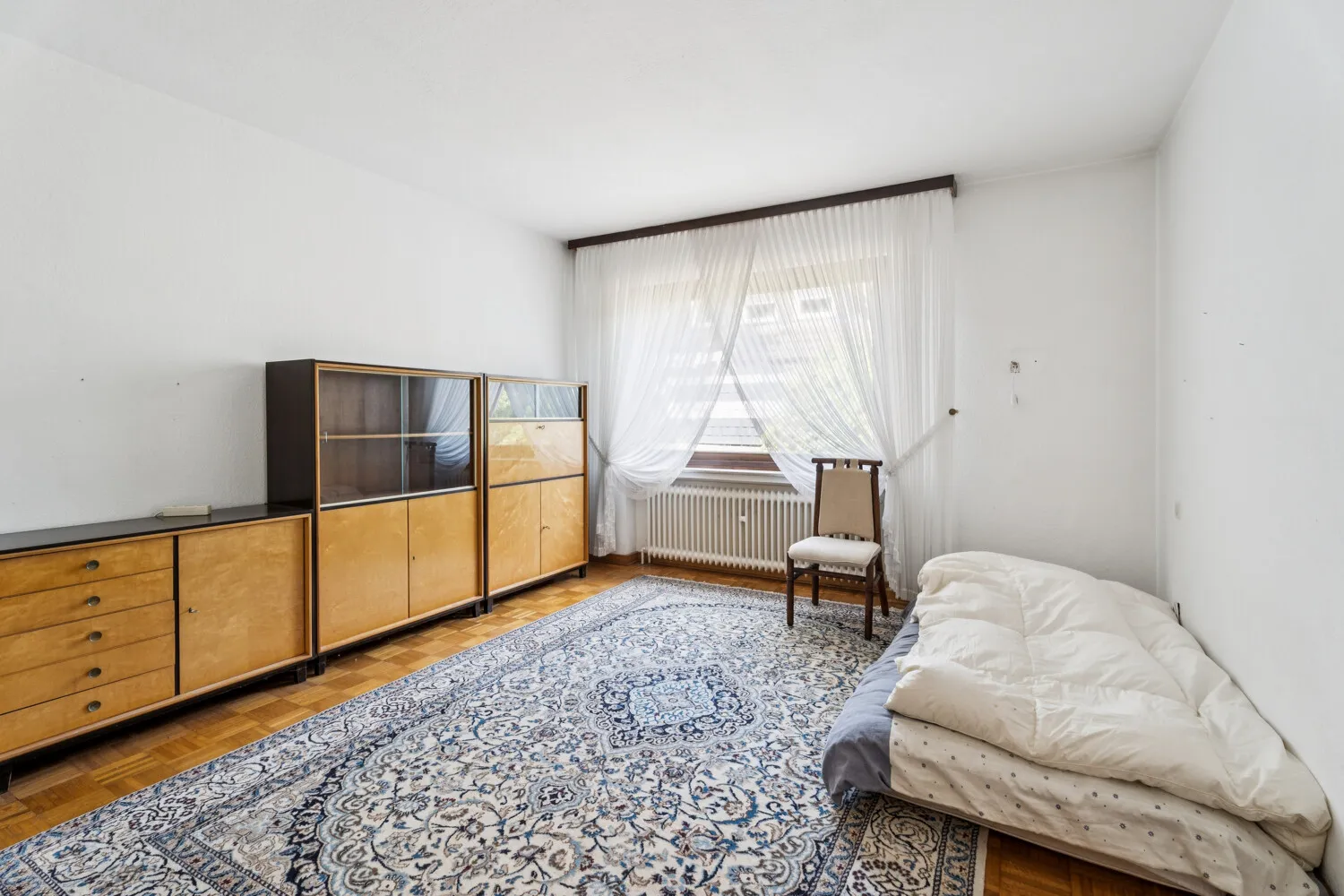 Schlafzimmer l